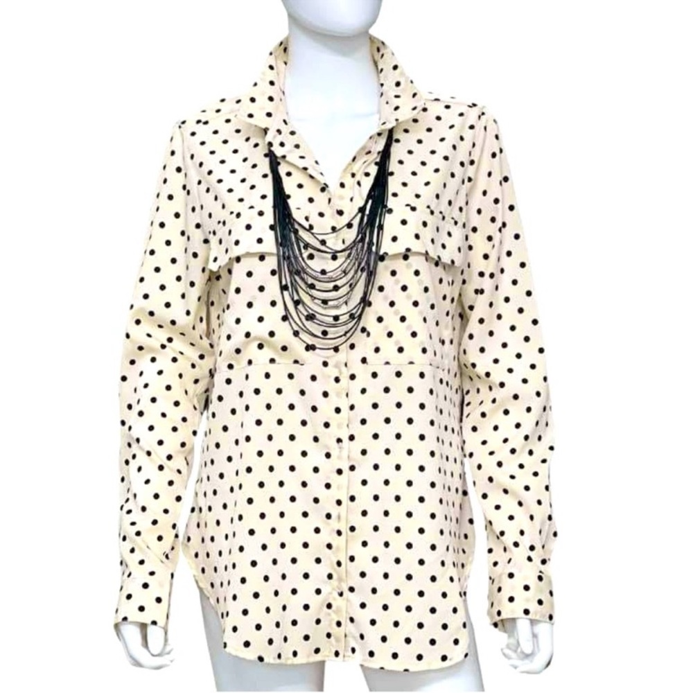 Button-Up Blouse Top Medium 𝙆𝙪𝙩 𝙁𝙧𝙤𝙢 𝙏𝙝𝙚 𝙆𝙡𝙤𝙩𝙝 Polka Dot